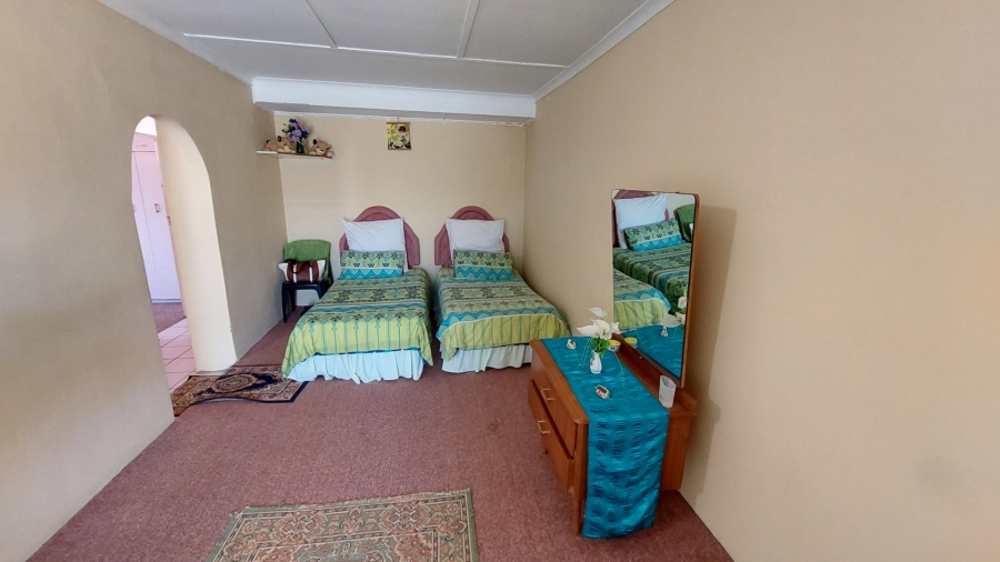 4 Bedroom Property for Sale in Newclair Western Cape